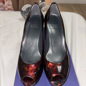 Stuart Weitzman Tortoiseshell Patent Peep-Toe Pumps - Dark Brown/Amber 6/36